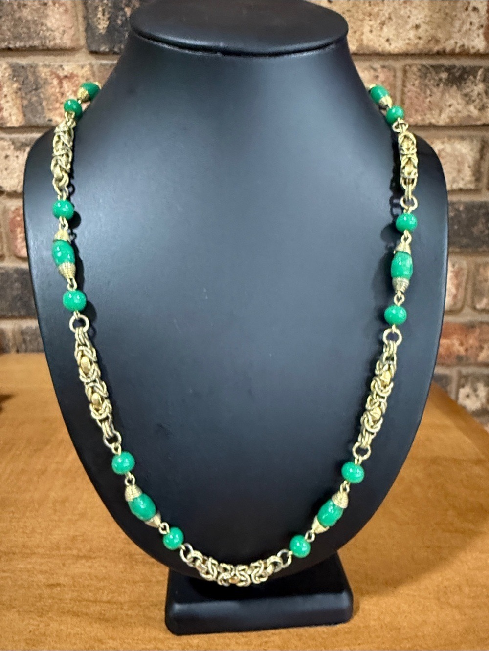 Vintage 1960s Faux Jade Green Glass & Gold Filigree Necklace